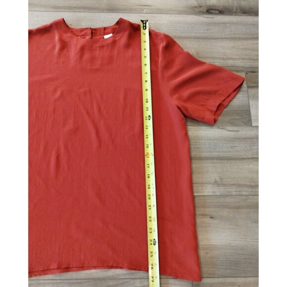 Christi and Jill Red 100% Silk Crew Neck Short Sleeve Blouse - Picture 6 of 13